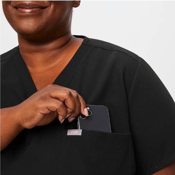 Figs Black Scrub Top 4X - Picture 1 of 10